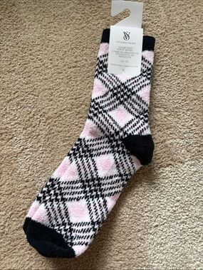 Victoria's Secret Pink & Black Plaid Fuzzy Slipper Socks with Rubber Bottom Pads